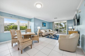Steps from Beach I Luxurious Island 3 Bed Retreat